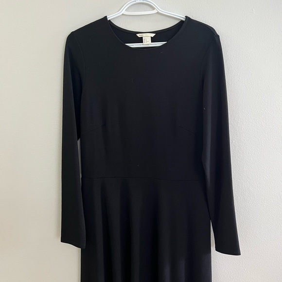 36- Black basic long sleeves dress - Picture 1 of 1